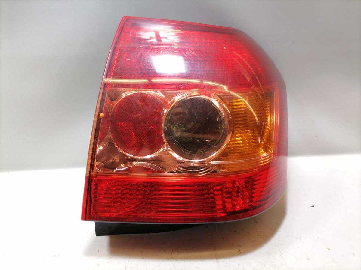 Toyota Corolla E12 original Rücklicht Rückleuchte Schlussleuchte rechts Fließheck Bj.2004